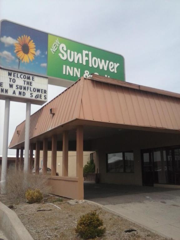 Sunflower Inn & Suites - Garden City Exteriér fotografie